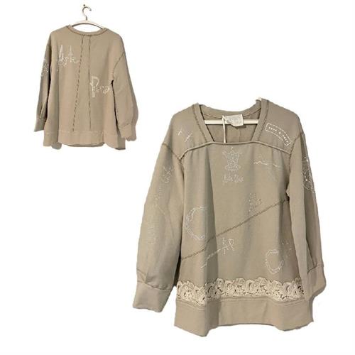 Felpa con applicazioni e strass gesso old Arte Pura