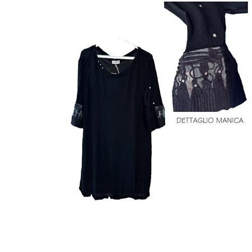 T-shirt scollo tondo e nappine nero Arte Pura