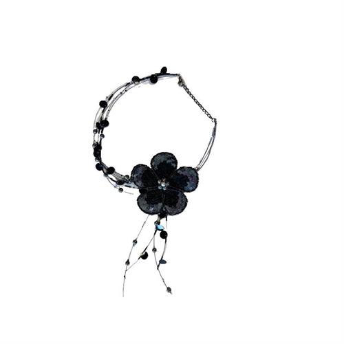 Collana vittoriana con fiore grande nero