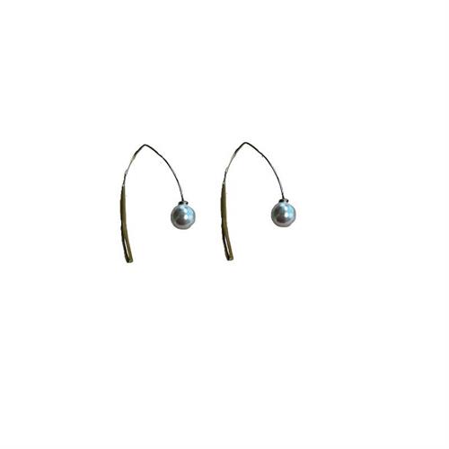 Orecchini lunghi con perla