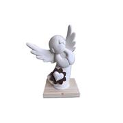 Angelo in gesso curvo da appoggio con base legno