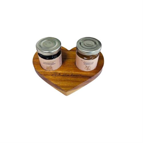 Vassoio cuore legno con set marmellate frutti di bosco e albicocca
